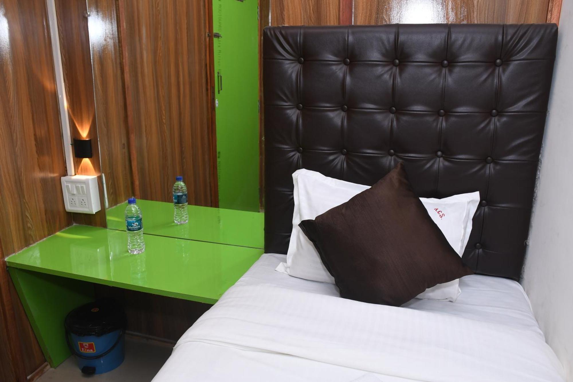 Airport Cabin Stay Mumbai Exterior photo