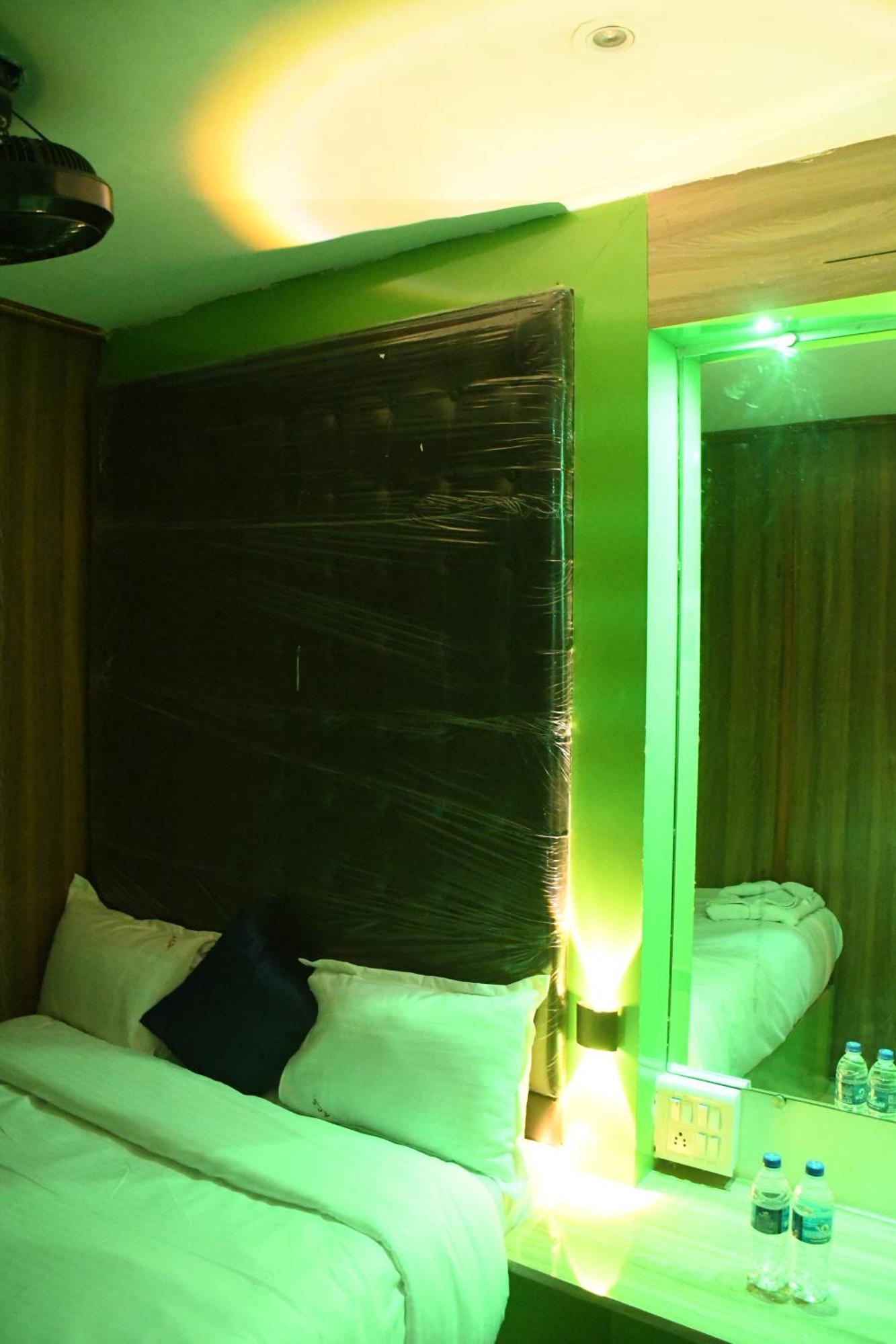 Airport Cabin Stay Mumbai Exterior photo