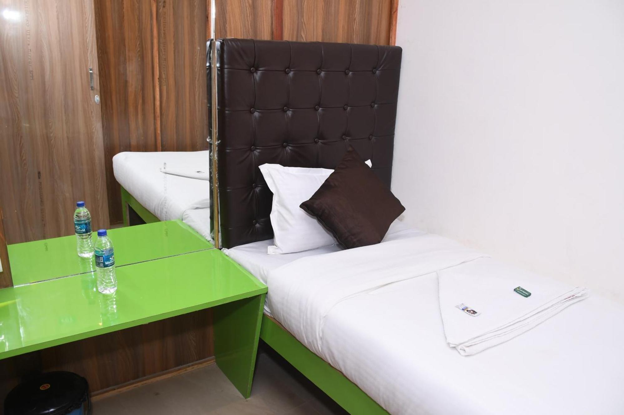 Airport Cabin Stay Mumbai Exterior photo